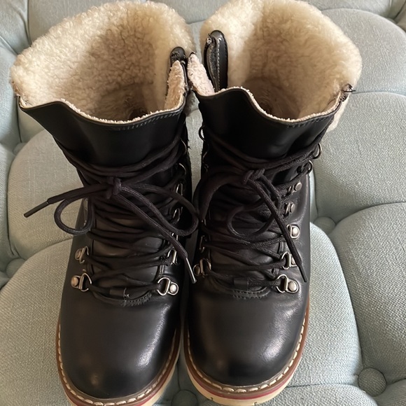 Royal Canadian Shoes - ✨Host Pick✨Royal Canadian Lethbridge Boots